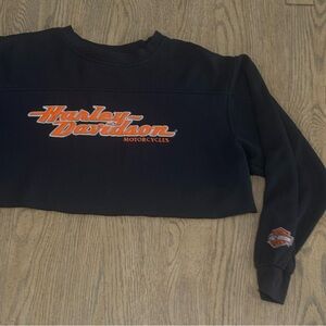 Vintage Early 2000’s Harley-Davidson Women's Black Cropped Crewneck Sweatshirt